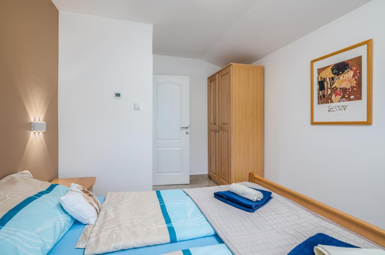Apartment Dragica Čižići Bagian luar foto
