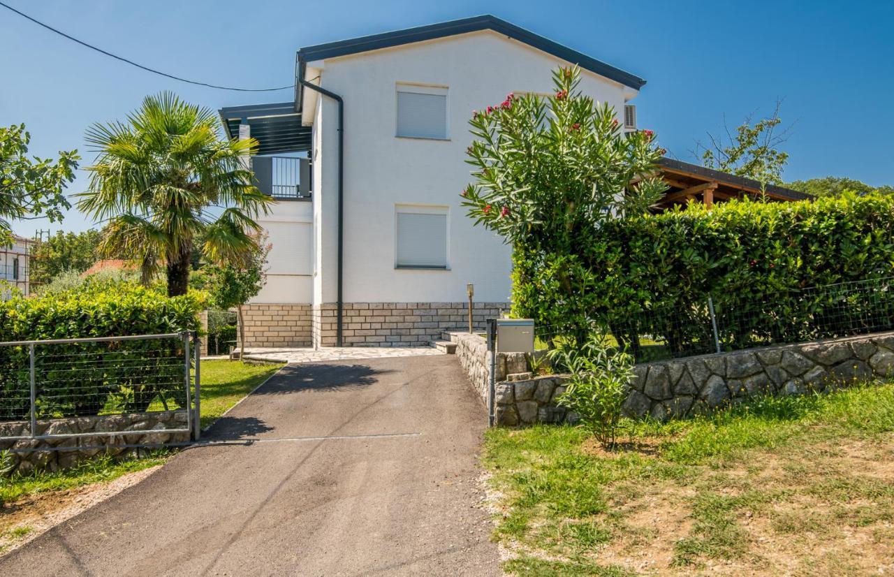 Apartment Dragica Čižići Bagian luar foto